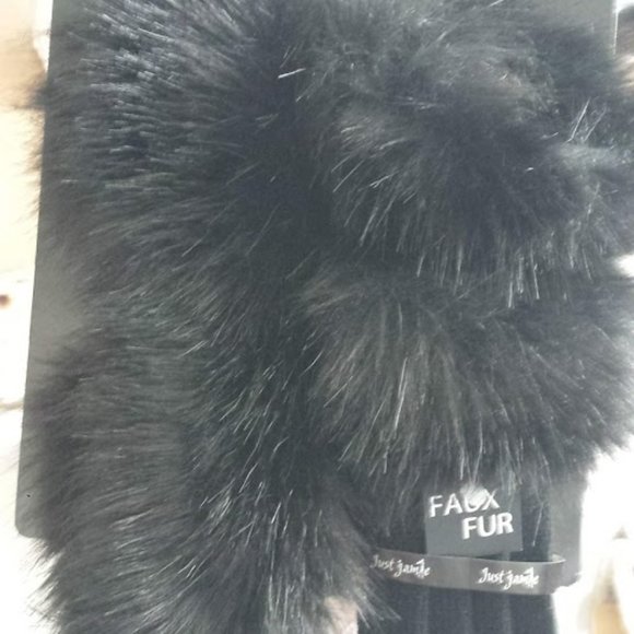 Faux Fox Fur Scarf and Glove Set - Picture 11 of 11